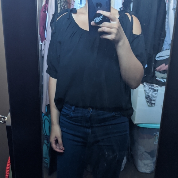 Black Shoulder-Tie Blouse - Picture 4 of 4